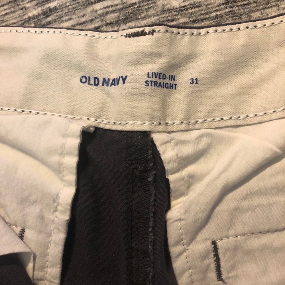 Old Navy lived-in cargo shorts - Picture 2 of 3